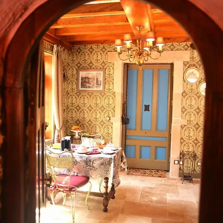 B&B La Minauderie 에퀼리